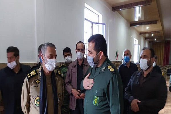  حضور وزیر دفاع در روستای موشکی ایران