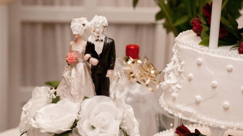 اراذل و اوباش عروسی را به خون کشیدند