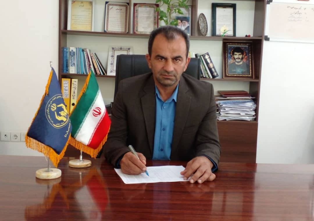 پرداخت کمک هزینه تحصیلی به دانش آموزان کمیته امداد منطقه یک ساری