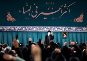 باید راهی برای به‌کارگیری زنان فرزانه و کارآمد در رده‌های گوناگون پیدا کرد