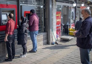 ماجرای عجیب کمبود اسکناس در عابر بانک‌ها چیست/خودپرداز خالی و مردم سرگردان!