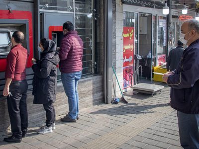 ماجرای عجیب کمبود اسکناس در عابر بانک‌ها چیست/خودپرداز خالی و مردم سرگردان!