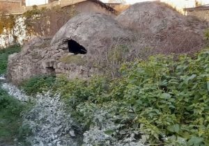 بزهکاری و ‌انباشت زباله در دل بنای تاریخی زیراب/ “حمام قاجاری” که ‌مخروبه شد