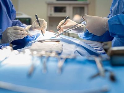 جراح عمومی به‌جای جراح زیبایی در اتاق عمل