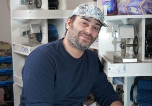 گفت‌وگو با طراح دستگاه گوهر‌تراشی به سبک دامله که صدها شغل ایجاد کرده است