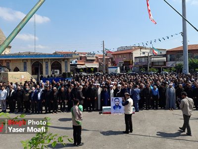 شهید ایاره در آغوش ملت