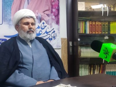 پایه انقلاب جمهوریت و اسلامیت است