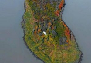 جزیره‌ای میان آب که نام یک شهید را نفس می‌کشد