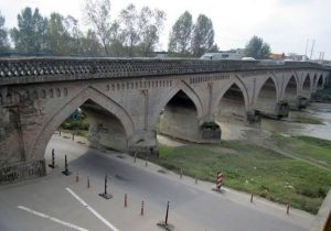 محمد حسن خان نای ایستادن ندارد