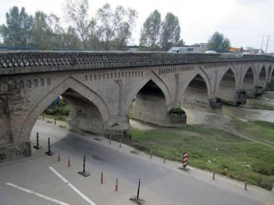 محمد حسن خان نای ایستادن ندارد