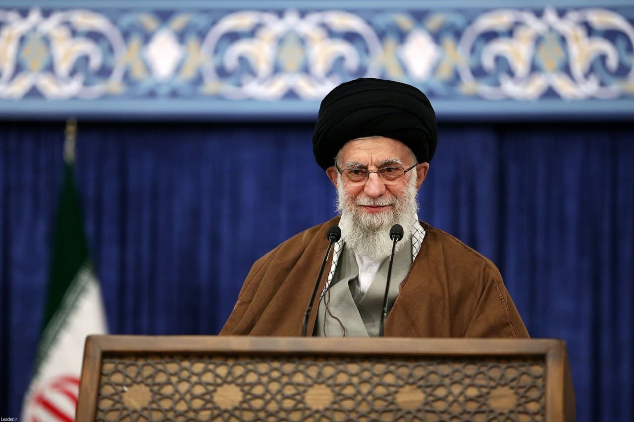 رهبر انقلاب اسلامی سال ۱۴۰۰ را سال «تولید؛ پشتیبانی‌ها، مانع‌زدایی‌ها» نامگذاری کردند؛