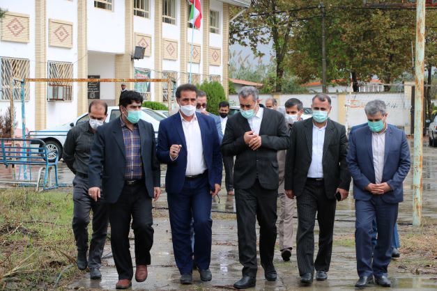 پرورش نهال‌های سیاه‌ریشه در ۲۰۰۰ متر از زمینهای هنرستان