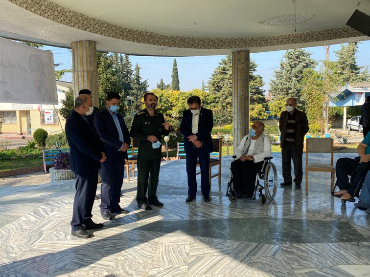 دیدار مدیرکل انتقال خون مازندران با جانبازان مرکز توانبخشی امام علی (ع) بمناسبت هفته بسیج