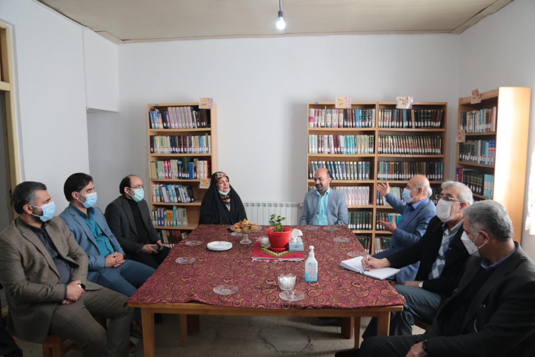 کتابخانه الاشت در مسیر رفع مشکل/مسئولان همت کنند