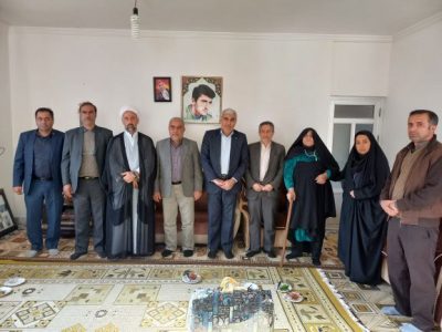 دیدار مديرکل فرودگاههاي مازندران با مادر شهيد والامقام لاري