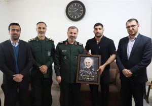 دیدار رئیس هیأت کشتی بسیج کشور با پهلوانان گوش شکسته مازنی