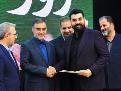 قیمت‌ها با حقوق دریافتی همخوانی ندارد/ افراد نامرتبط در دولت قبل جذب ادارات شدند و در این دولت مسئول شدند/ نداشتن سواد رسانه‌ای برخی مدیران و خبرنگاران/ همراهی رسانه‌های استان با دولت سیزدهم در مازندران ستودنی است /تجلیل از گروه رسانه‌ای تیرنگ در دو بخش توسط استاندار