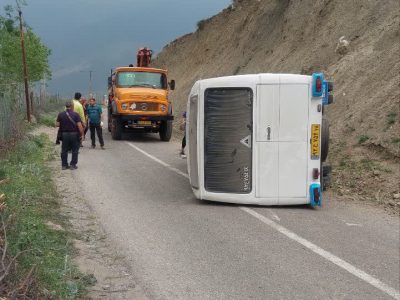واژگونی اتوبوس در جاده ارفع ده سوادکوه هشت مصدوم داشت